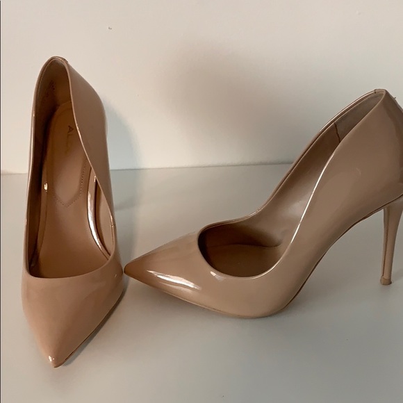 Heels - Picture 2 of 3